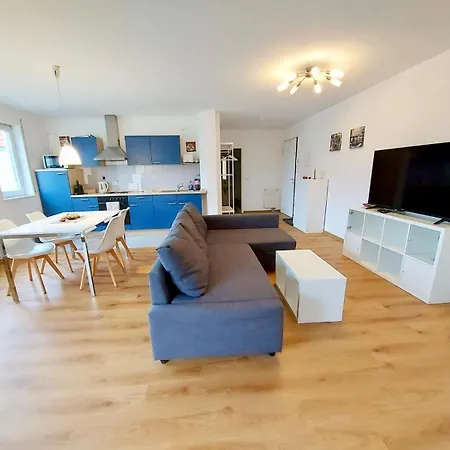 Cozy-livings / Parkplatz, Top-lage, Balkon, Kueche *